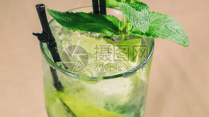 选择OEM还是ODM，主要取决于以下因素：