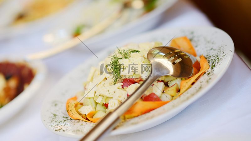 坚果炒货代加工：揭秘背后的工艺与标准
